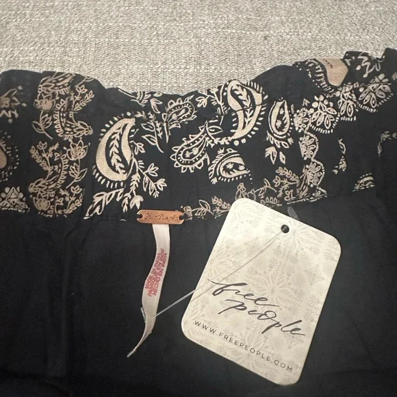 Free people skirt size small NWT - Picture 2 of 2